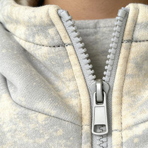 Sudadera con capucha corta con cremallera de tejido grueso con lavado ácido – Top de chándal para mujer personalizado de 300-500 GSM con efecto desgastado vintage al por mayor - Product Image 2