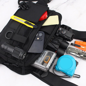 Échantillon gratuit : Sac de poitrine tactique, holster de transport dissimulé pour appareil photo hybride, sac banane avec poche pour téléphone à extraction rapide - Product Image 3