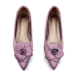 <span class=keywords><strong>Chaussures</strong></span> de mariée pour femmes de couleur violette, à talon bas, personnalisées, à motif floral, <span class=keywords><strong>chaussures</strong></span> simples pour femmes, faible MOQ, <span class=keywords><strong>chaussures</strong></span> de créateur pour femmes - Product Image 4