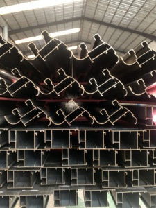 Sezioni di profilo in alluminio serie 6000 anodizzato con profilo di servizio di taglio del telaio in alluminio - Product Image 4