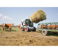 Multifunktionaler M-Series 998kg S590 Mini-Lader mit Euro 5 Emission, Kompaktmaschine mit Straßenkehrmaschine & Schneepflug-Anbaugeräten