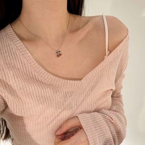 Collier pendentif Dylam en argent sterling 925 plaqué rhodium avec chaîne à maillons et pendentif cerise en zircone cubique 5A - Product Image 4