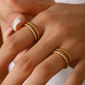 الفولاذ المقاوم للصدأ 18K تصاميم مجردة مع الزركون للنساء خواتم عصرية الأزياء والمجوهرات خاتم مضاد للطلاء - Product Image 1