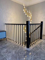 Poteau d'escalier d'art en fer forgé haut de gamme personnalisé Simple moderne minimaliste design exquis caractéristique durable pour les villas