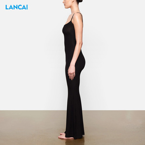 ชุดเดรสยาวเซ็กซี่สำหรับผู้หญิงชุดใส่อยู่บ้านแฟชั่นใหม่รัดรูปพอดีตัวปรับสายคล้องคอลึก - Product Image 3