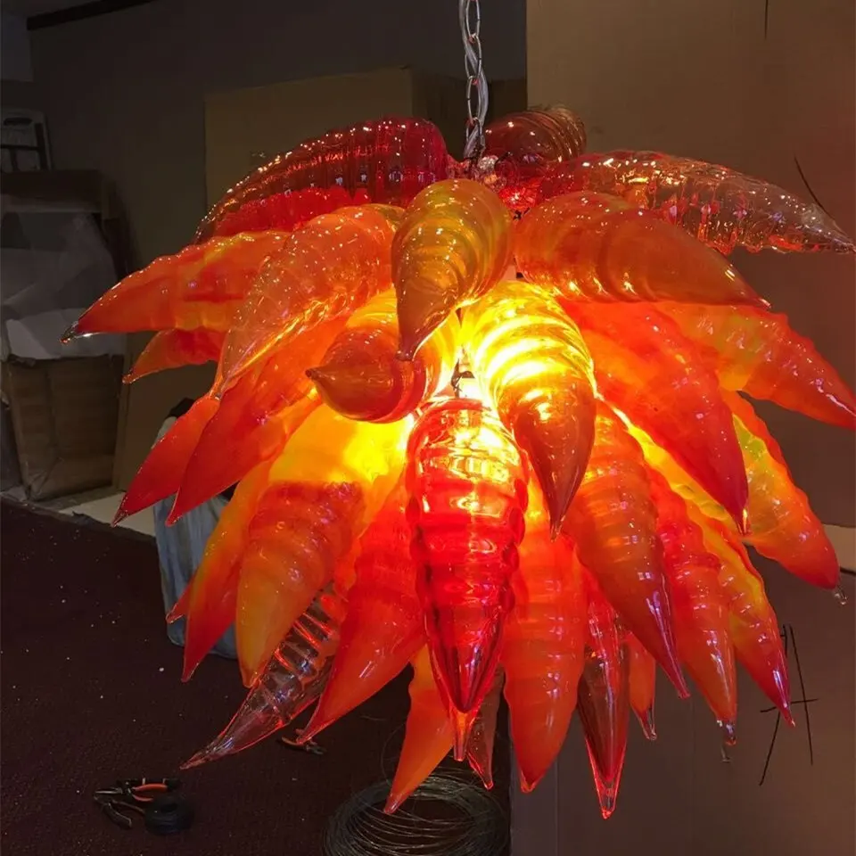 手作り吹きアート装飾ホームリビングルームムラノガラスレッドスパイラルシェルシェイプピース照明ランプ