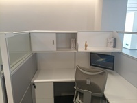 Poste de travail de bureau en aluminium au design moderne avec rangement pour 1 à 4 personnes, absorption acoustique mobile pour entrepôt et usage extérieur