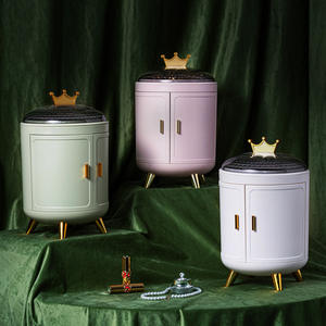 กล่องเก็บเครื่องสำอาง Crown ขนาด 18 ลิตร พร้อมฝาปิดและช่องแบ่ง สำหรับจัดเก็บเครื่องประดับ เครื่องสำอาง ผลิตภัณฑ์บำรุงผิว และอุปกรณ์เสริม - Product Image 2