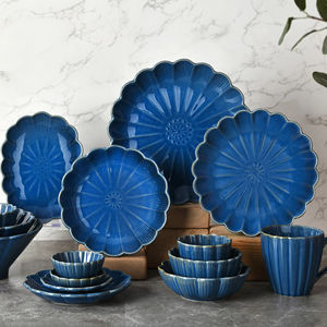 Vente en gros d'assiettes à dîner en porcelaine élégante Sets de bols émaillés de couleur Mugs Vaisselle Collection chinoise en porcelaine écologique - Product Image 1