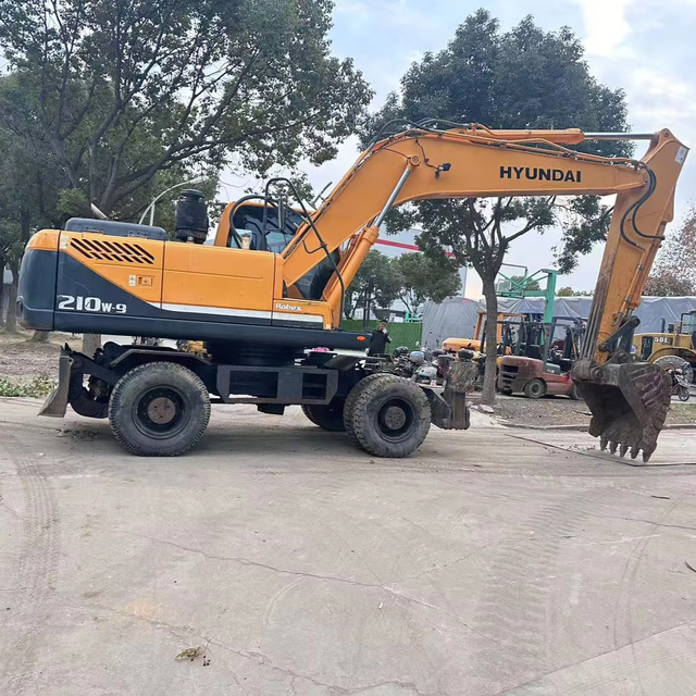 Used Hyundai Wheel Excavator 21 Ton 210W-9 with Engine Motor Gearbox-High Load Moment 1 Year Warranty