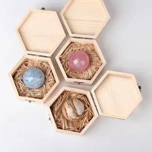 天然宝石水晶球，愈合水晶，带木制礼品盒的真正水晶球