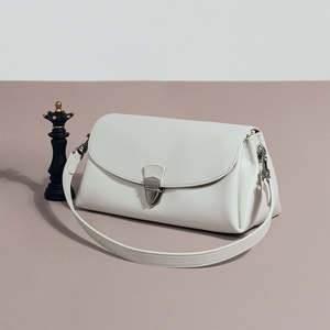 Sac à bandoulière en cuir rétro tendance pour femme, sac bandoulière femme, sac selle personnalisé - Product Image 5