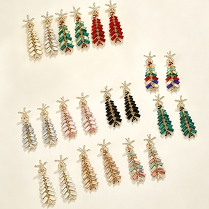 Boucles d'oreilles pendantes en forme d'arbre de Noël pour femmes, avec étoiles en cristal, longues, pour fêtes, mariages, bijoux fantaisie, cadeau - Product Image 2