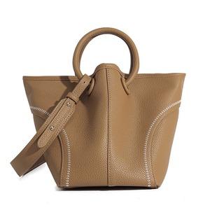 Practical travel <b>bag</b> with wide, adjustable <b>shoulder</b> straps and black and <b>white</b> stitching - Product Image 5