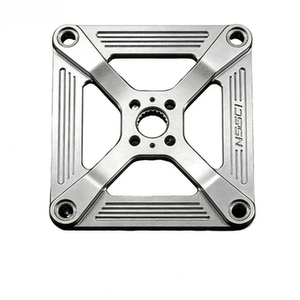 Plaque adaptatrice en aluminium sur mesure pour connexion de robots industriels et de machines de précision - Product Image 2