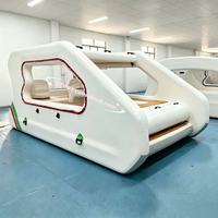 Maison flottante moderne de luxe, villa aquatique préfabriquée, bateau-maison pour les vacances à la station balnéaire et les loisirs