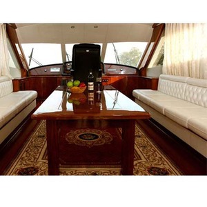 Yate de 82 pies (24.3m) de fibra de vidrio con motor interno de 500hp a gasolina, barco de lujo para crucero. - Product Image 2