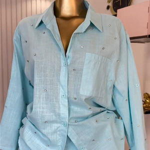<span class=keywords><strong>Ensemble</strong></span> deux pièces d'été décontracté pour <span class=keywords><strong>femme</strong></span> : chemise unie à col rabattu clouté et manches longues ajustables, et short à taille élastique - Product Image 2