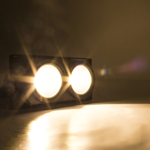 ไฟ LED Par SHEHDS 2 หัวไฟ 200W COB แสงวอร์มไวท์ แสงคูลไวท์ DMX512 สำหรับโรงละครและโบสถ์ - Product Image 3