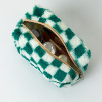 Trousse de Maquillage en Peluche à Motif Damier, Grande Capacité, Douce et Moelleuse, Pochette de Voyage Zippée pour Articles de Toilette et Trousse à Crayons pour Femmes
