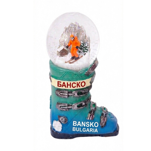 Aimant de réfrigérateur souvenir personnalisé, skieurs dans une boule de neige de <span class=keywords><strong>montagne</strong></span>, Bansko, Bulgarie, souvenir de collection avec paysage alpin des Alpes - Product Image 1