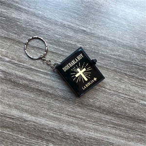 بيع بالجملة أقراط معدنية حرفية ثلاثية الأبعاد مخصصة نمط متقاطع سلسلة مفاتيح الكتاب المقدس سلاسل مفاتيح دينية إسبانية - Product Image 3