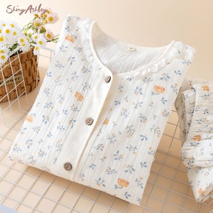 Set <span class=keywords><strong>Pigiama</strong></span> Floreale in <span class=keywords><strong>Cotone</strong></span> da <span class=keywords><strong>Donna</strong></span>, Maniche Lunghe <span class=keywords><strong>con</strong></span> <span class=keywords><strong>Bottoni</strong></span> e Tasche - Product Image 3