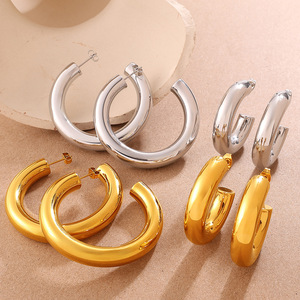 Pendientes de Aro en Forma de C, Chapados en Oro de 18K, Acero Inoxidable, Aleación de Zinc, Diseño de Círculo Grande, para Mujer, Joyería de Moda para Fiestas - Product Image 1