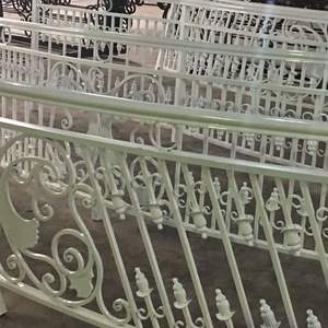 Rampe en fer forgé de luxe moderne avec <span class=keywords><strong>balustres</strong></span> pour balcon de villa et rampe en fer sur mesure - Product Image 2