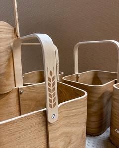 Cesta de madera curvada de nogal para botellas de vino, con asa delgada abierta, grabado personalizado, Vietnam - Product Image 5