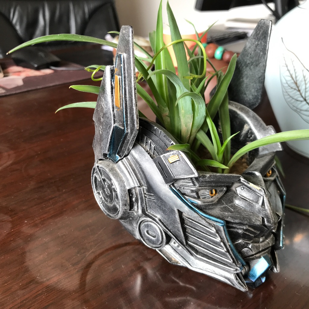 Kreativer Aschenbecher Anime-Persönlichkeit Blumentopf Ornamente Geschenk für Freund Transformers Optimus Prime Kopf Ornamente| Alibaba.com