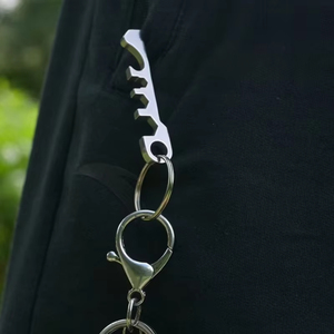 อุปกรณ์กลางแจ้งขายส่ง เครื่องมือ EDC พวงกุญแจรูปงูหางกระดิ่ง คลิปหนีบกระเป๋า หัวเข็มขัดสำหรับเดินป่า อุปกรณ์เสริมแขวนเร็ว - Product Image 2