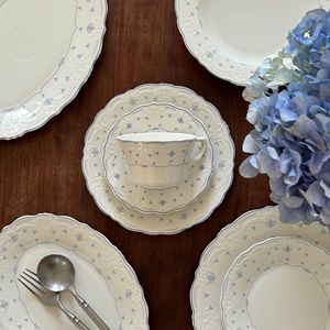 <span class=keywords><strong>Vaisselle</strong></span> en céramique <span class=keywords><strong>française</strong></span> vintage à motifs en relief, assiette, bol, tasse à café et soucoupe en <span class=keywords><strong>porcelaine</strong></span> bleue à motifs floraux, <span class=keywords><strong>vaisselle</strong></span> ovale pour dessert - Product Image 1
