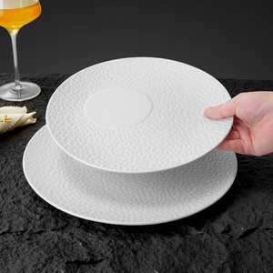 <span class=keywords><strong>Assiettes</strong></span> en céramique blanches de plat de service décoratif en porcelaine de texture martelée pour la présentation de nourriture commerciale de restaurant - Product Image 5