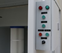 Cabine de pulvérisation de revêtement en poudre époxy manuelle à haut rendement pour 2 voitures avec cartouche de cabine-filtre les composants de base PLC en vente