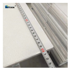 Plaques de plafond décoratives en PVC pour salon, en gypse plastique, du Burkina Faso - Product Image 1