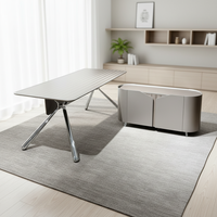 Bureau de direction moderne de luxe, table de direction haut de gamme en MDF E1, pieds en fer robustes, poste de travail stable pour le patron
