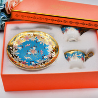 Ensemble tasse et soucoupe à café en porcelaine fine Karosa, motif feuille d'érable dorée en relief, finition luxueuse plaquée or, thé