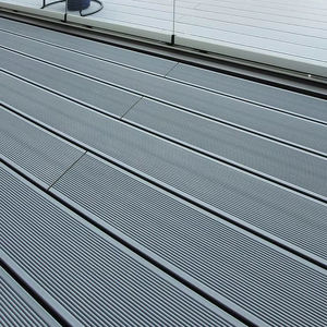 Nouvelle Arrivée : Lames de Terrasse Carrées Creuses en WPC Modernes, Antidérapantes, Étanche, Écologiques, Ignifuges pour Piscines Extérieures - Product Image 2