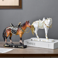 Groothandel Luxe Harsen Galopperend Paard Beeld Modern Huisdecoratie Zwart Wit Paard Beeldje Woonkamer Kantoor Tafel Ornament