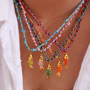 Collier Pendentif Poisson Carpe Style Vintage Original en Acier Inoxydable Émail 3D Effet Goutte d'Huile Cordon Tressé Coloré Bijoux Thème Océan et Plage - Product Image 2