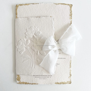 Tarjeta de felicitación de papel hecho a mano con borde desflecado y estampado de vainilla, con cinta, logotipo personalizado, tarjeta de invitación tipográfica para eventos, China - Product Image 1