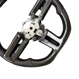 Volant de voiture Ford <span class=keywords><strong>Mustang</strong></span> 2010 2011 2012 2013 2014 Accessoires de voiture personnalisés de haute qualité pour volant en fibre de carbone - Product Image 4