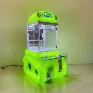Machine à griffes personnalisable avec logo, fonctionnant à pièces/jetons, construction en métal et verre trempé, compatibilité universelle des prises - Product Image 6