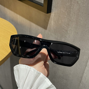 <span class=keywords><strong>Occhiali</strong></span> da <span class=keywords><strong>sole</strong></span> decorativi in polvere con stile Hip Hop scintillante <span class=keywords><strong>occhiali</strong></span> da <span class=keywords><strong>sole</strong></span> personalizzati - Product Image 2