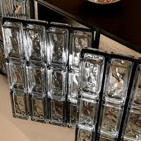Buffet moderne italien minimaliste en acier inoxydable avec porte vitrée, meuble de rangement de luxe pour salon, personnalisable OEM