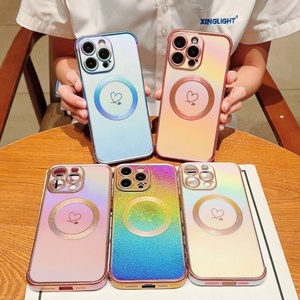 Funda para Teléfono con Diseño de Corazón y Degradado Brillante con Recubrimiento Láser para iPhone 17 16 15 14 13 12 11 Pro con Funda Magnética - Product Image 1