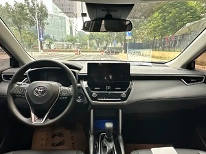 Toyota Frontlander 2.0L version luxe, voiture d'occasion 2023 en excellent état - Product Image 4