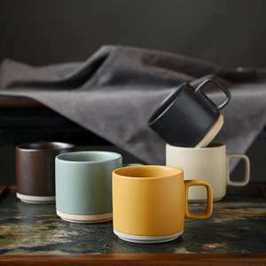 Tazza in Ceramica Grezza per Stampa Laser all'Ingrosso, Regalo Aziendale, Tazza Pubblicitaria 10oz con Manico Abbinato al Colore, Tazza da Caffè Personalizzabile con Logo - Product Image 1