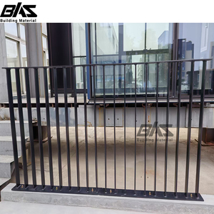 Balustrade moderne en fer galvanisé par OEM Nouveau design de balustrade en fer forgé Panneau de clôture en acier et métal <span class=keywords><strong>Balcon</strong></span> extérieur - Product Image 2
